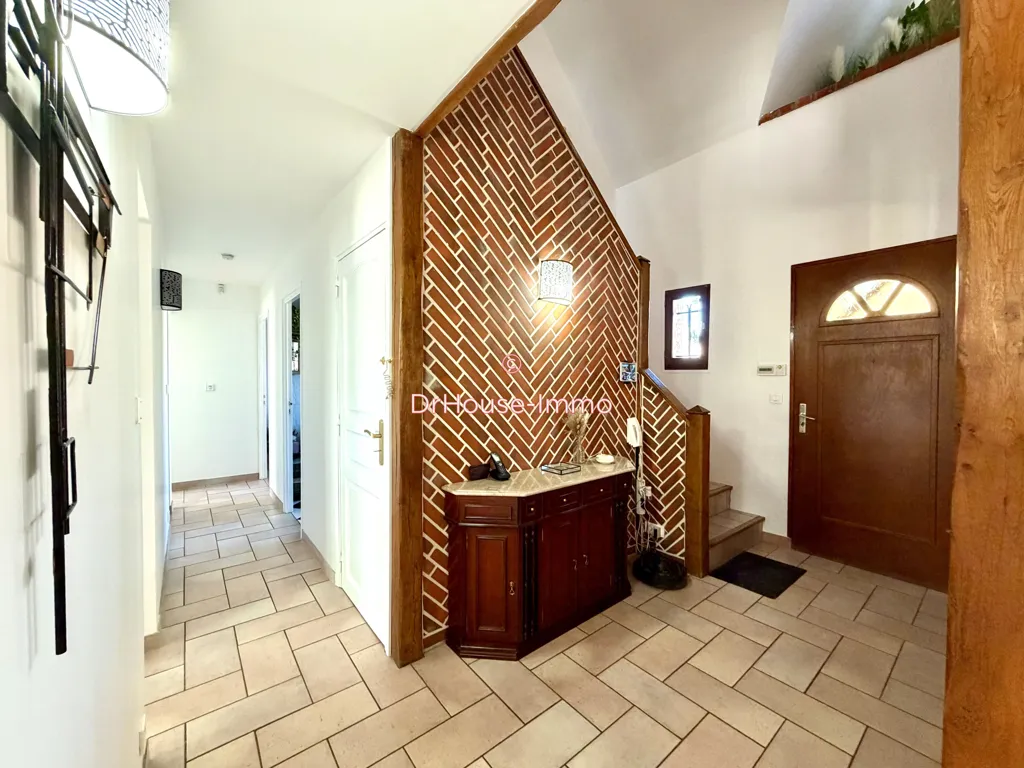 Esik - House with Pool and Jacuzzi in Villemandeur