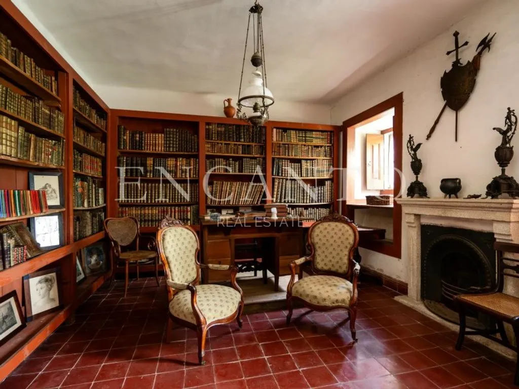 Kabinet - Historic Riverside Manor in Arganil