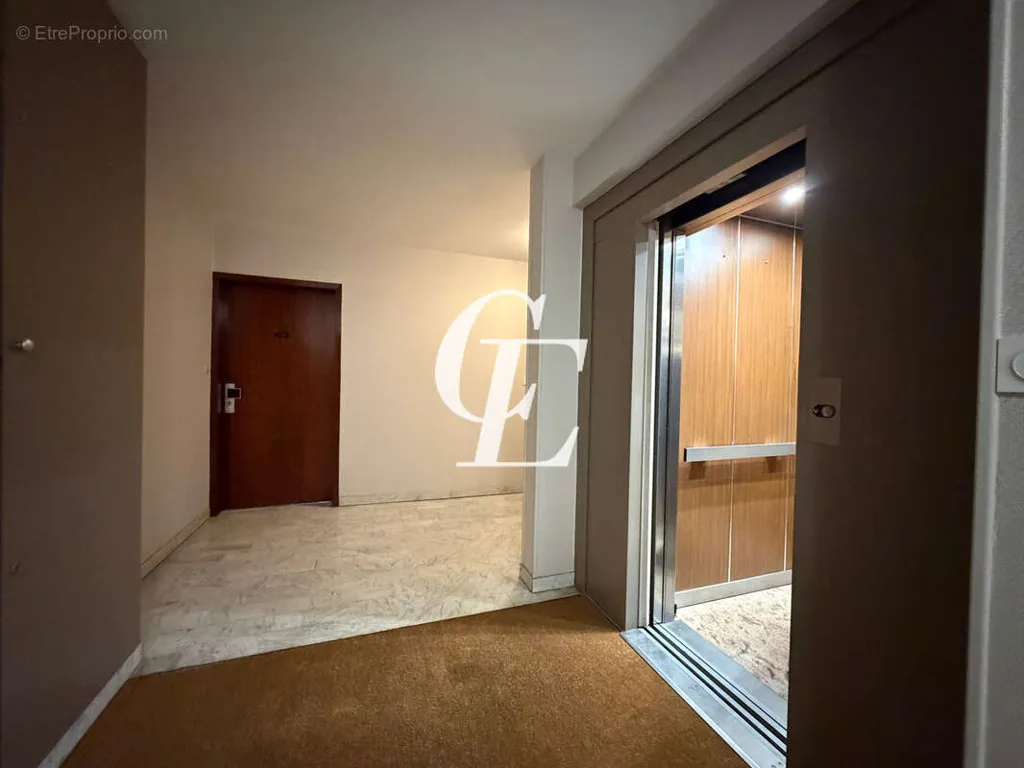 Hallway - 4-room apartment in Saint-Etienne