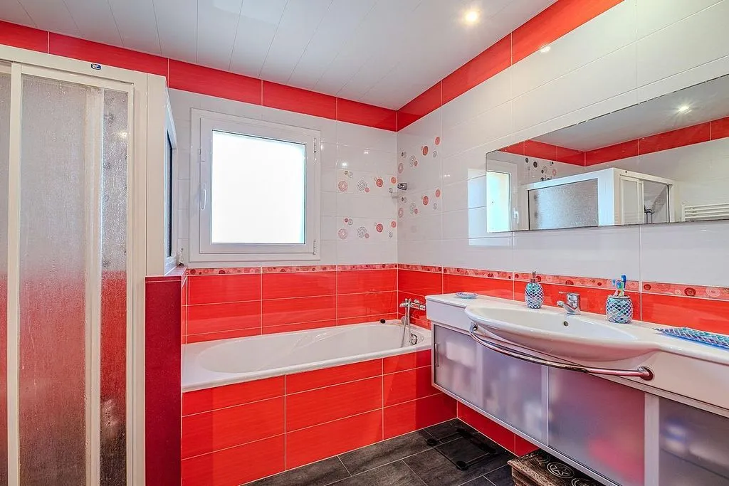 Vannitoad - Chalet with Pool and Terrace in Abrera