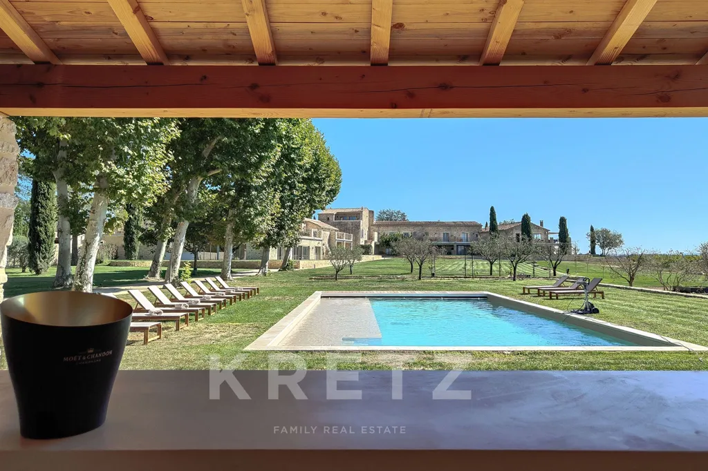Bassein - Luxury Estate with 16 Bedrooms in Uzès