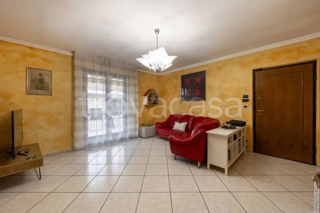 Séjour - Spacious Apartment with Terrace in Volpiano