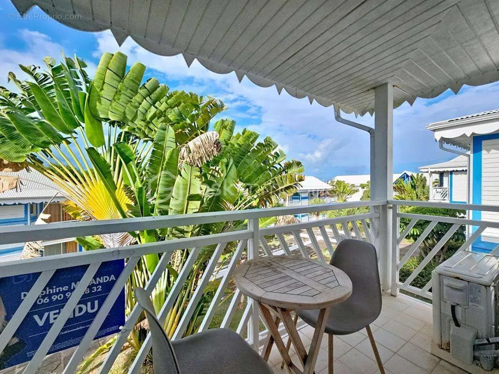 Terrace - Studio with Pool and Beach Access in Saint François