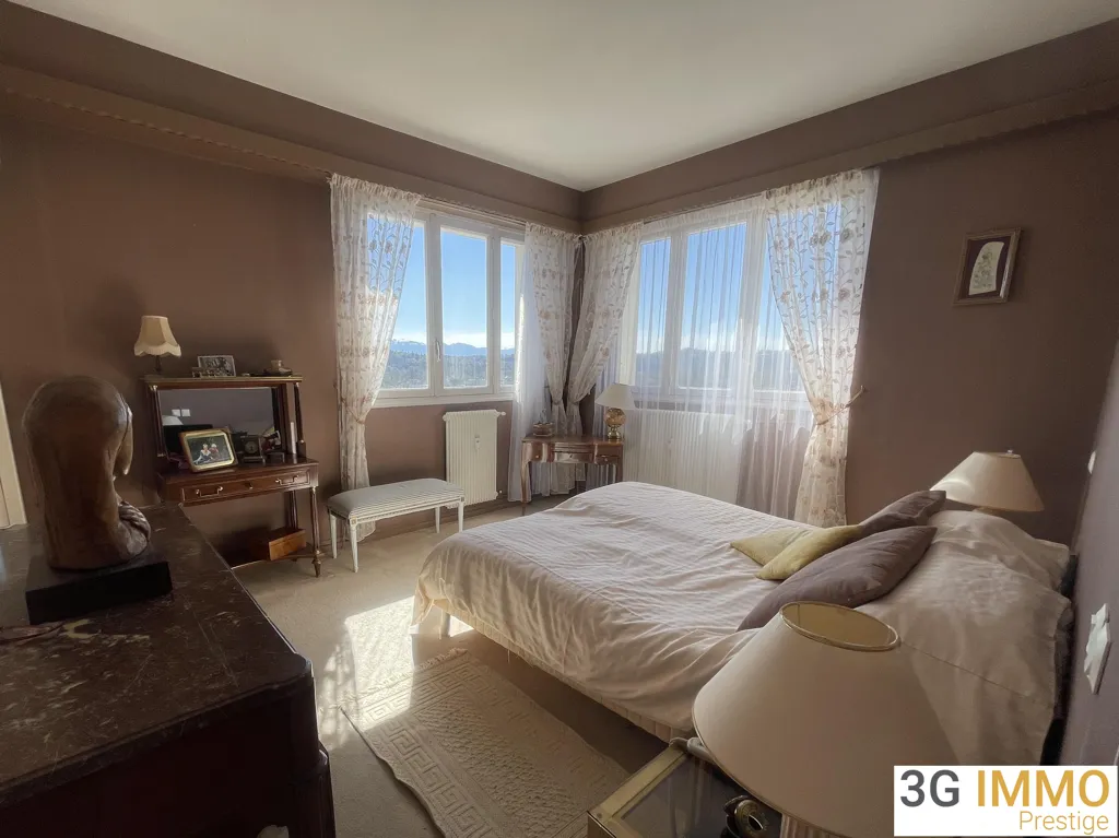 Chambres - Appartement T5 avec Vue Montagne à Pau