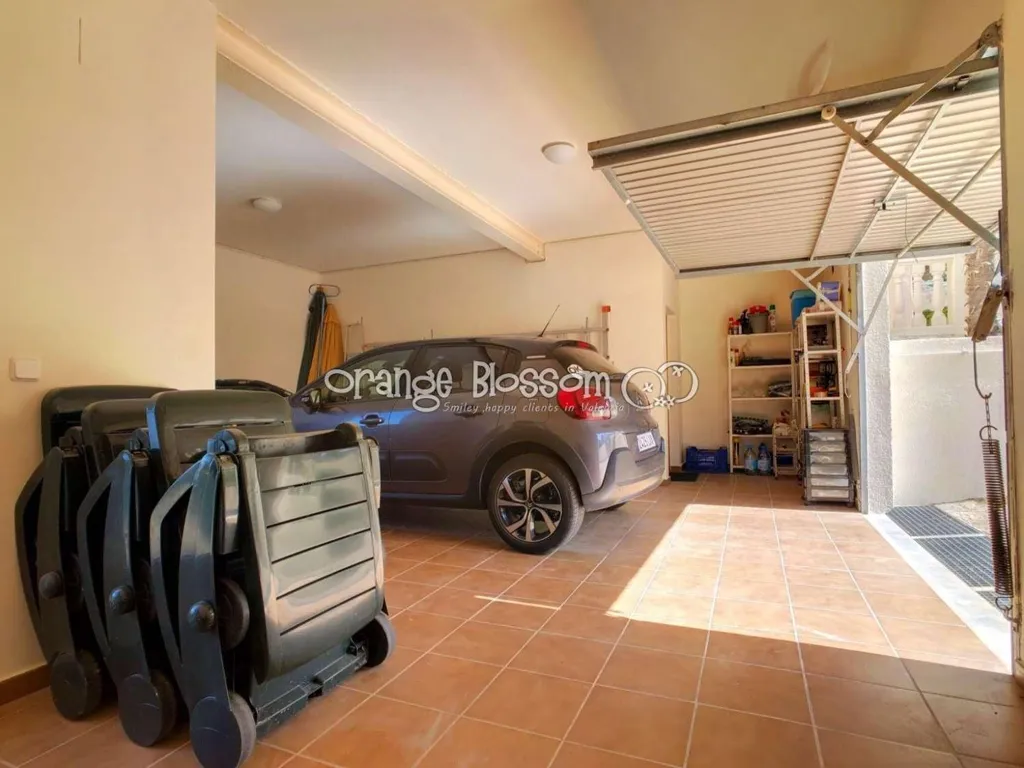 Garaaž - Detached Villa with Sea Views in Ador