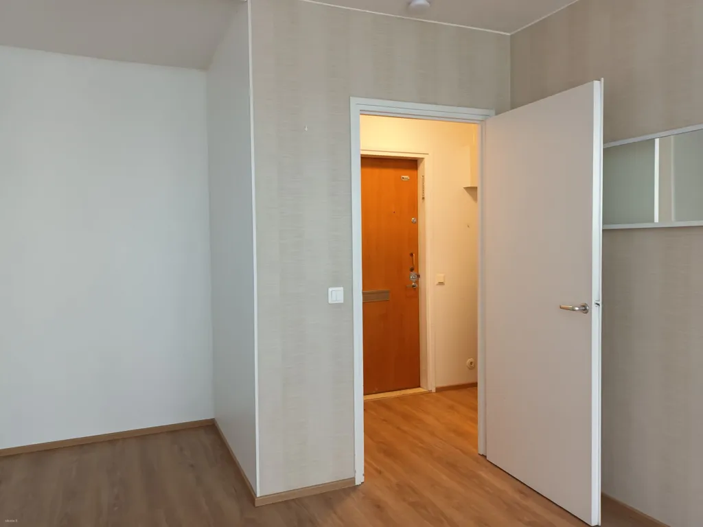 Magamistoad - Bright Studio with Forest View in Kaivoksela, Vantaa