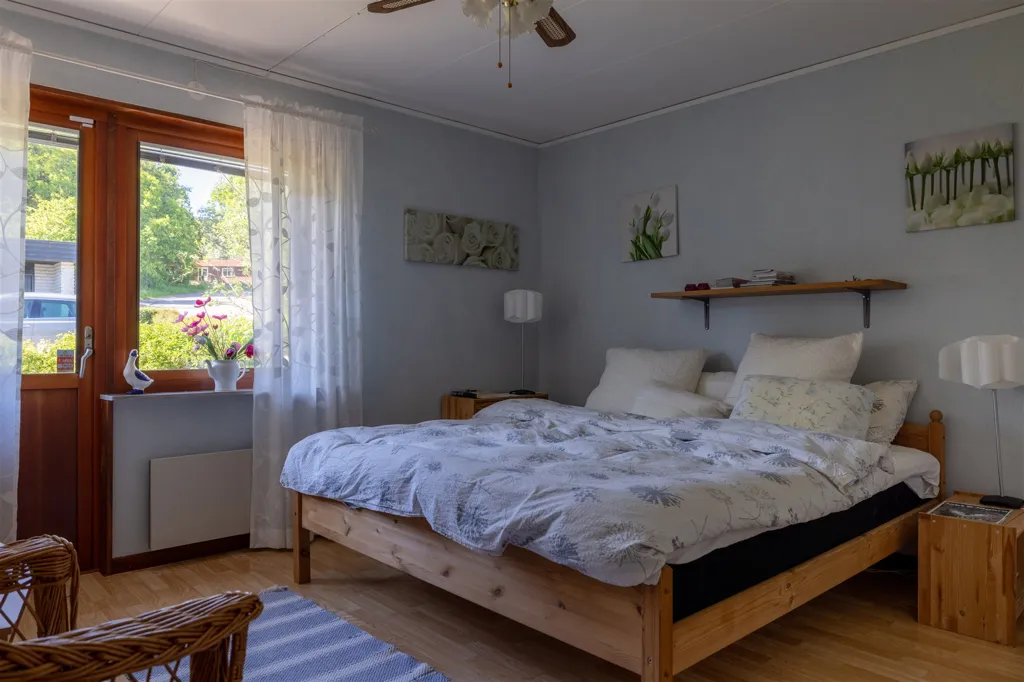 Magamistoad - One-Storey Villa with Large Corner Plot in Hasslöv