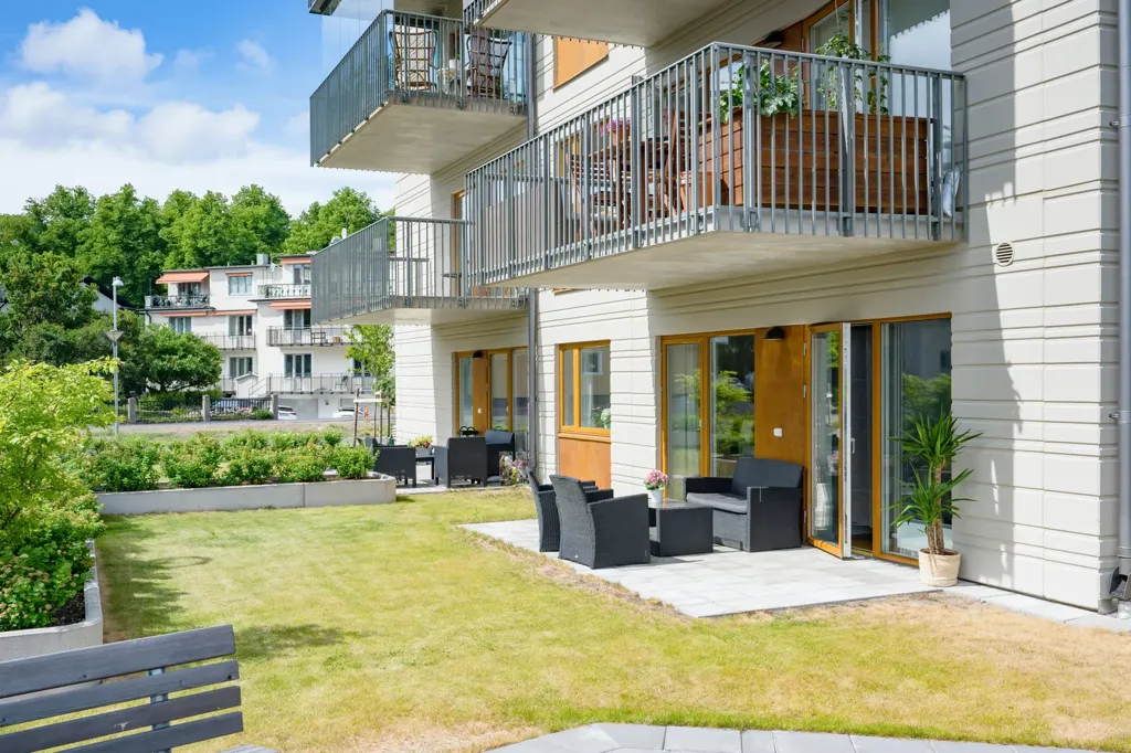 Aed - Modern Flat with South-West Terrace in Norrköping