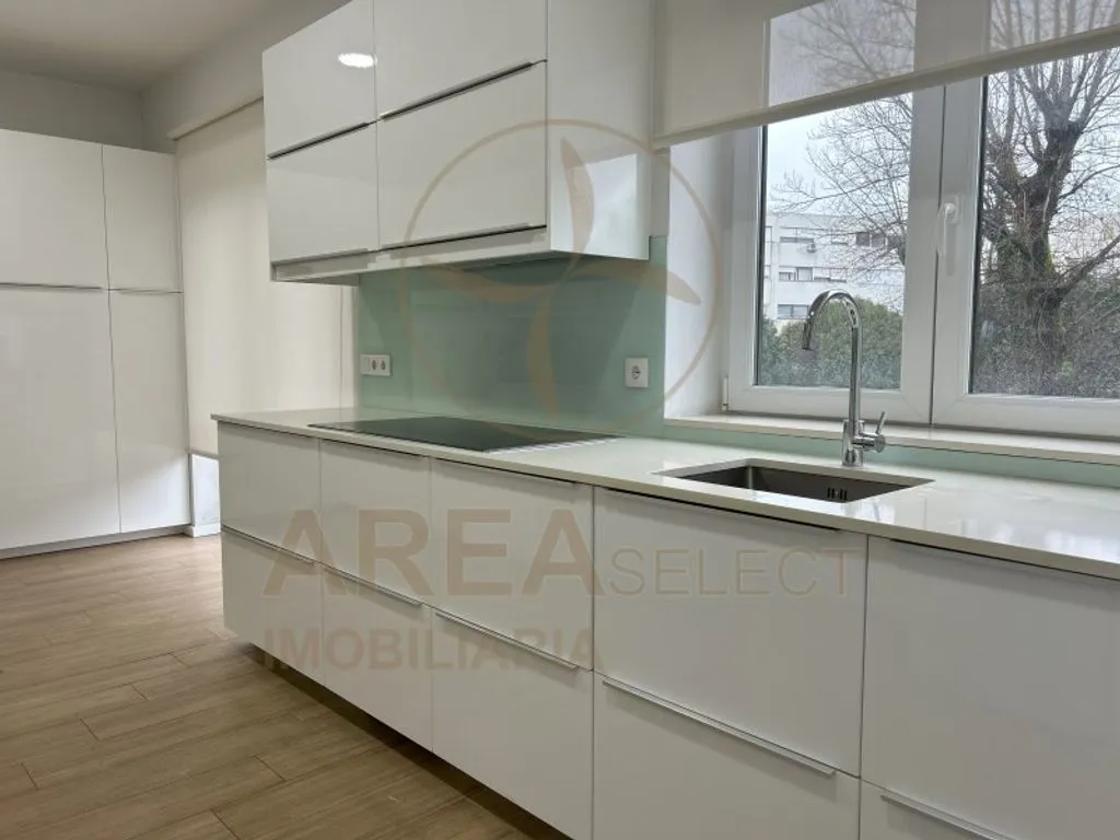 Köök - Luxury T5 House with Garden in Guimarães