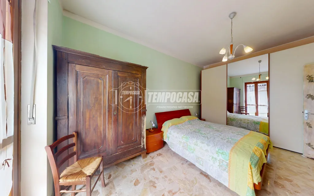 Magamistoad - First Floor Flat with Balconies in Alba
