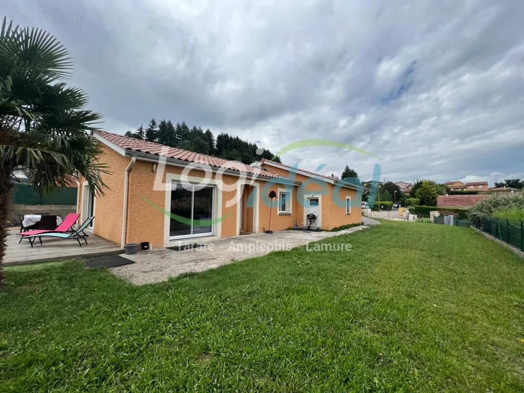 Aed - Villa with Pool near Amplepuis