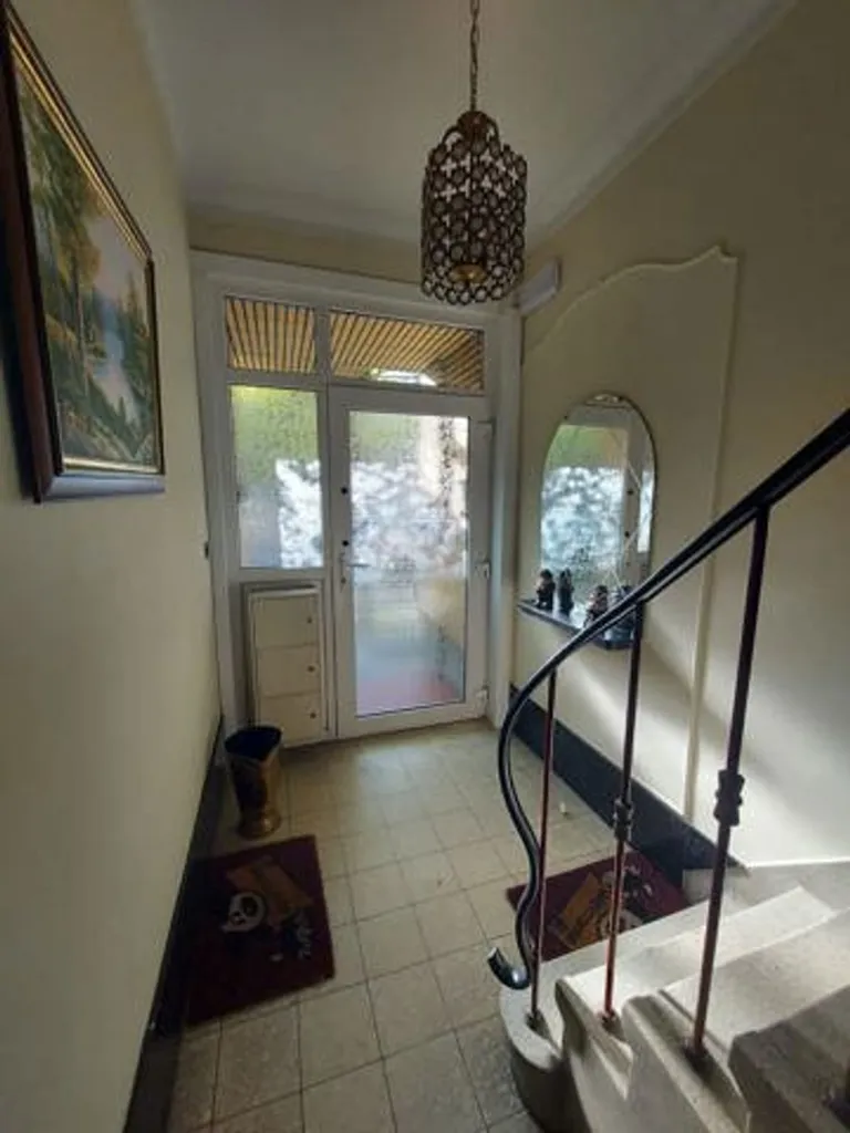 Esik - Income Property with Garden in Jette