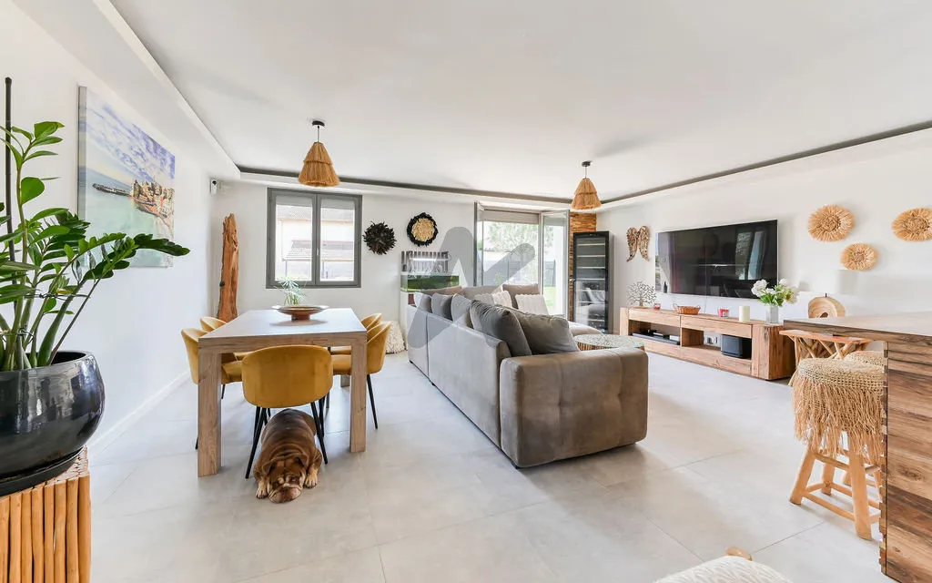 Elutuba - Detached House with Pool in Grezieu-la-Varenne