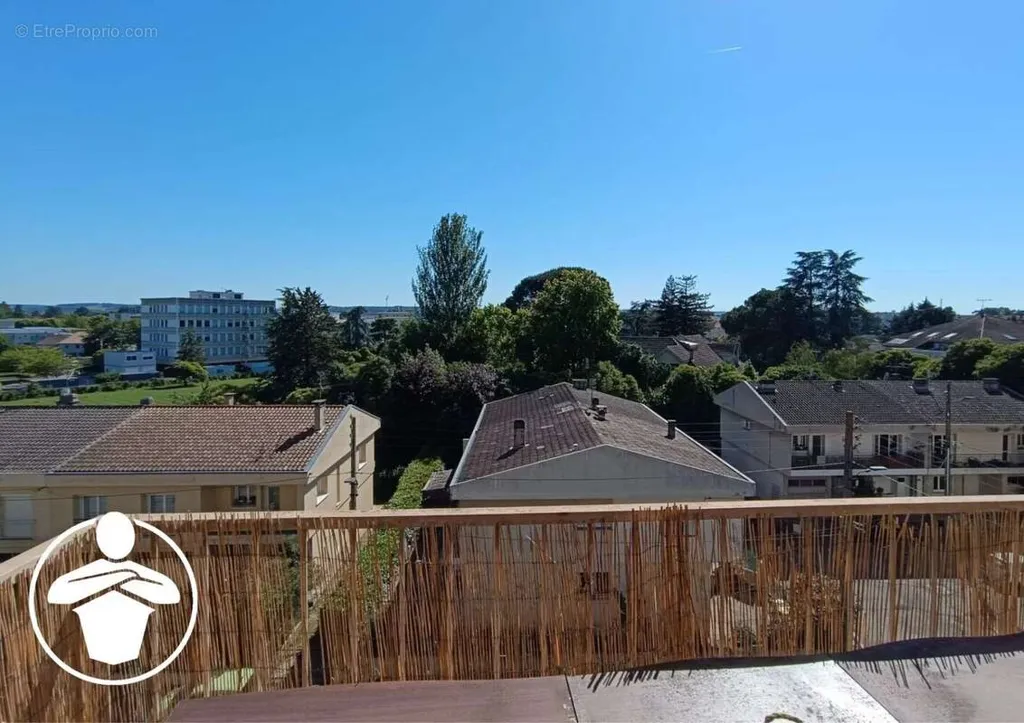 Rõdu - Bright Apartment with Balcony in Agen