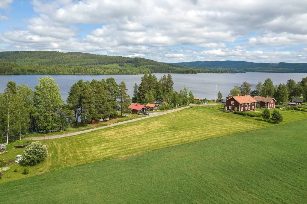 Õhuvaade - Waterfront Plot with River View in Karsjö