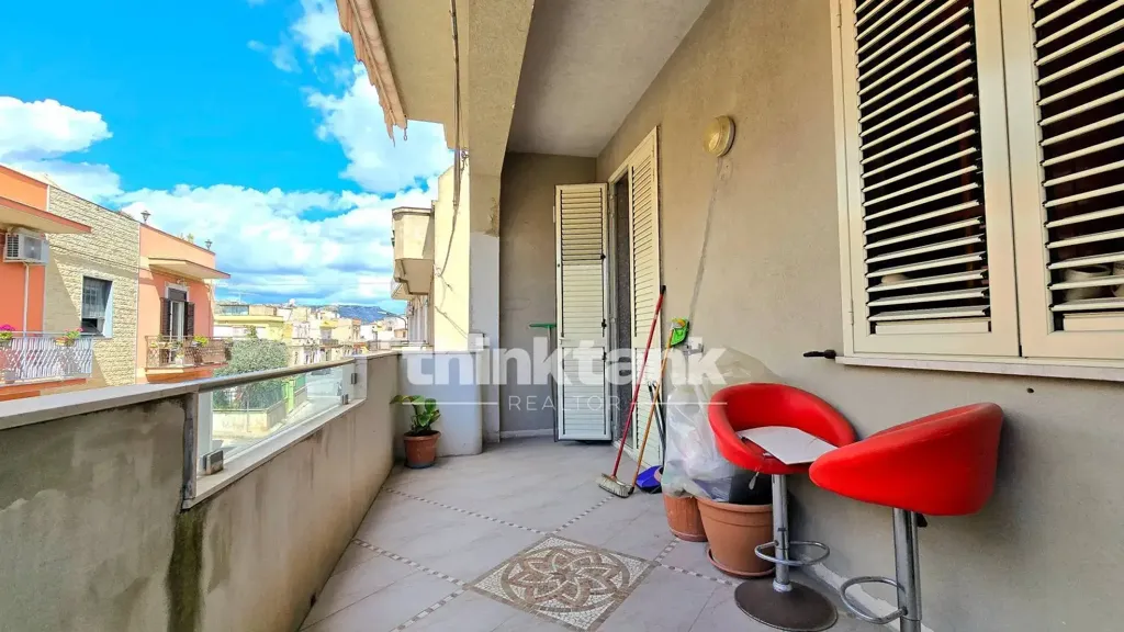 Balcon - Rear-Facing Apartment with Terrace in Avola