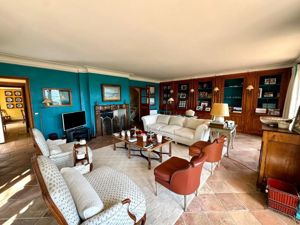 Elutuba - Village House with Panoramic View in Grimaud