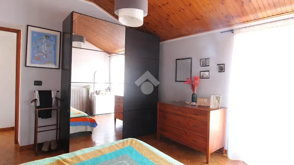 Chambres - 3-Room Apartment with Balcony in Santena