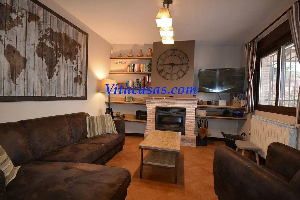 Elutuba - Rustic Chalet with Pool in Robledillo de Mohernando