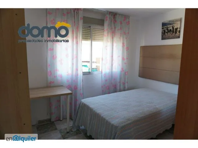 Schlafzimmer - Furnished Flat with Balcony in Granada