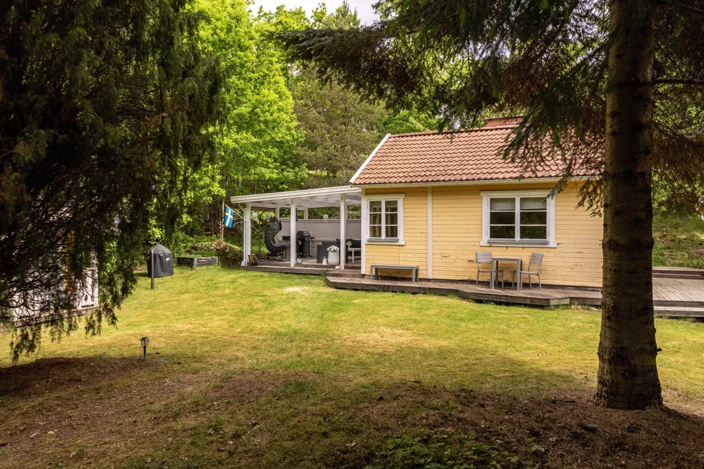 Giardino - Charming Cottage with Forest Glade in Ängsholmen