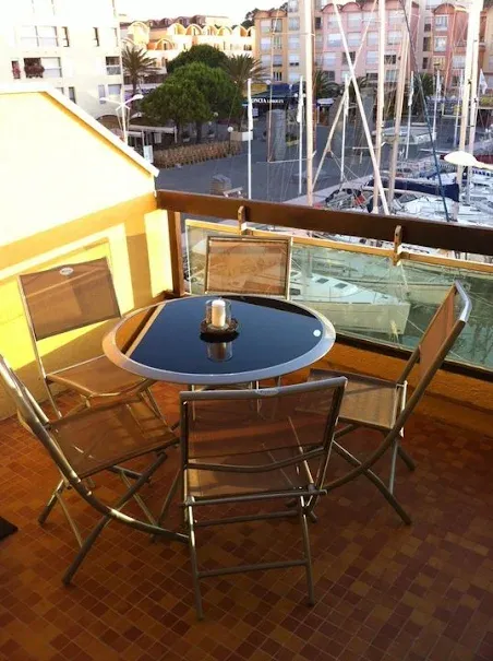 Terrasse - Studio Meublé avec Ascenseur à Gruissan