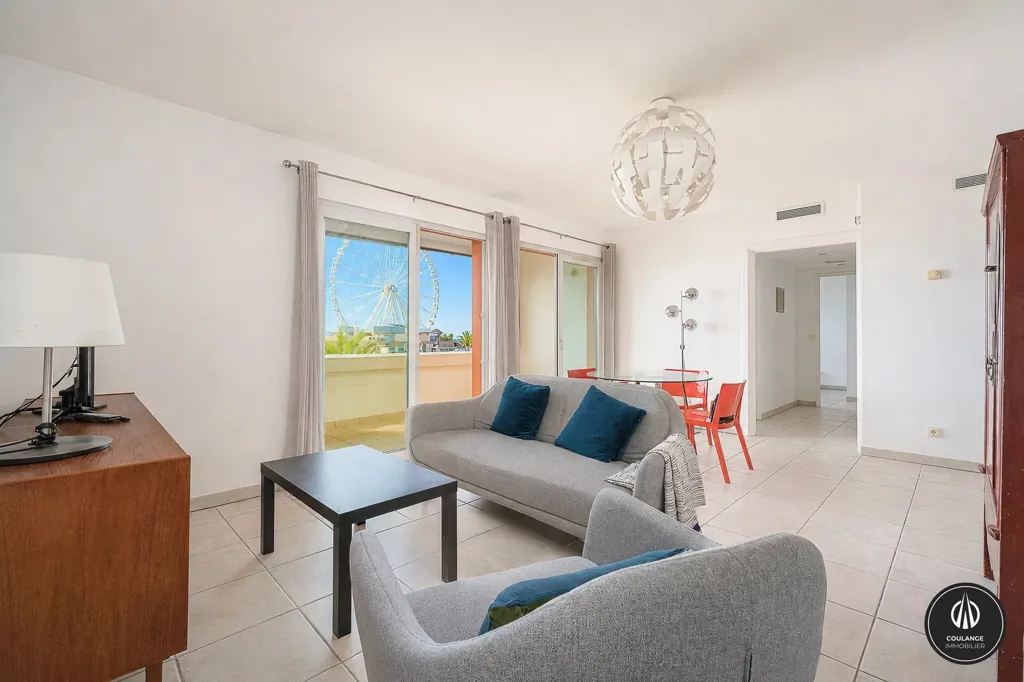 Elutuba - Seafront Apartment with Balcony in Marseille 8th