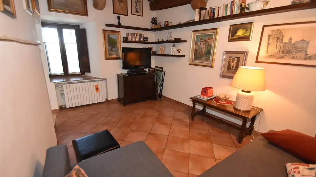 Elutuba - Tuscan-Style Apartment in Historic Centre, Rosignano Marittimo
