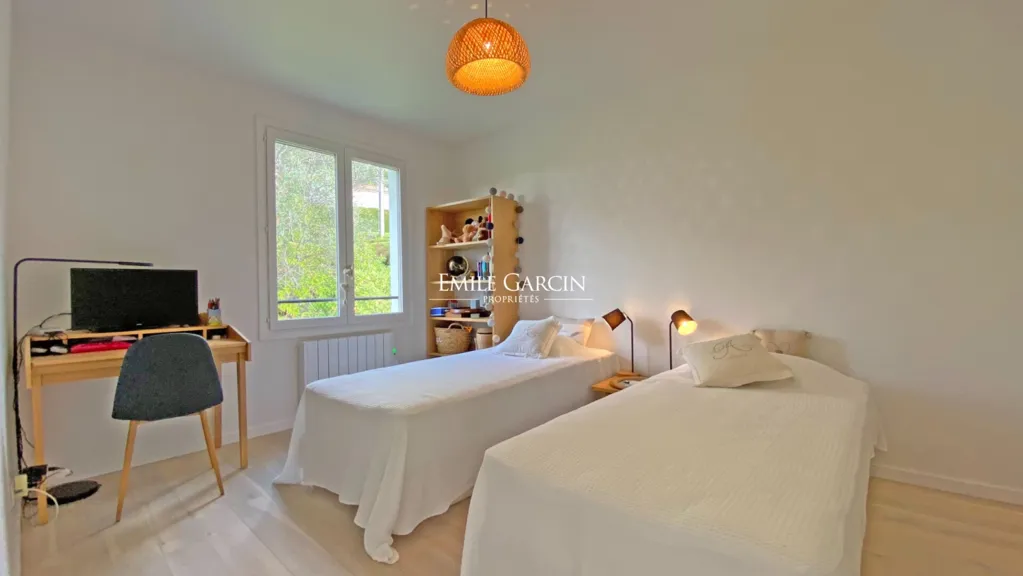 Chambres - Villa Moderne avec Piscine à Mougins