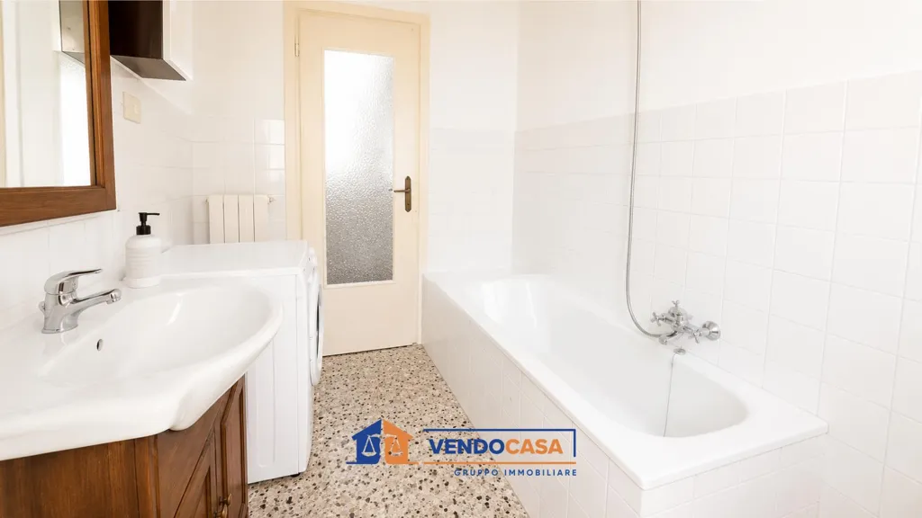 Vannitoad - Central Triplex with Balcony in Imperia