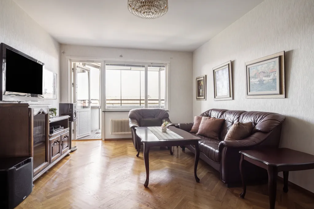 Elutuba - Well-Planned Apartment with Balcony in Tynnered