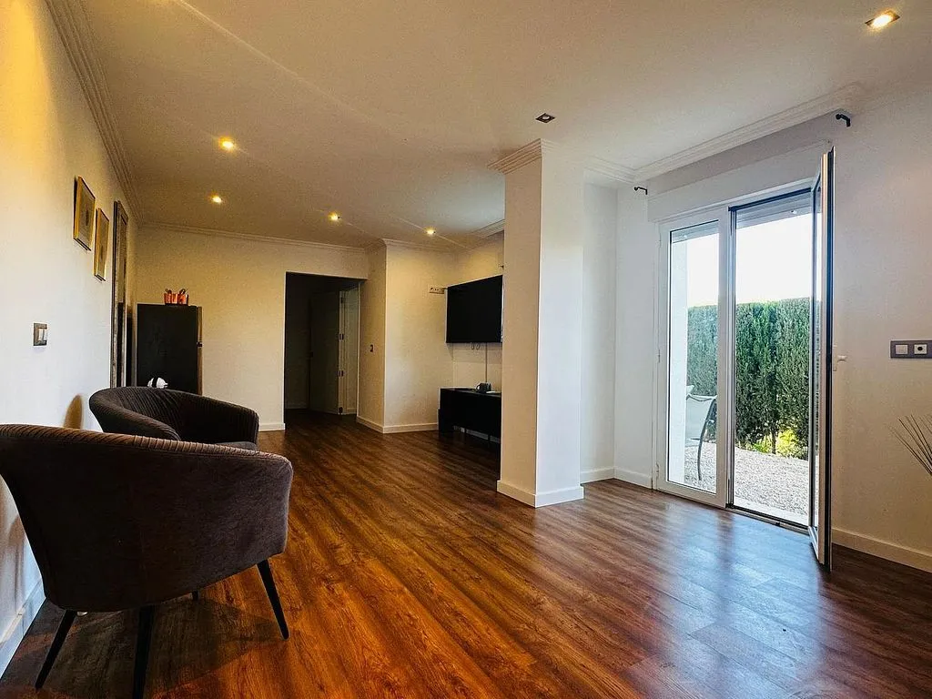 Séjour - Villa with Pool and Apartments in Elda
