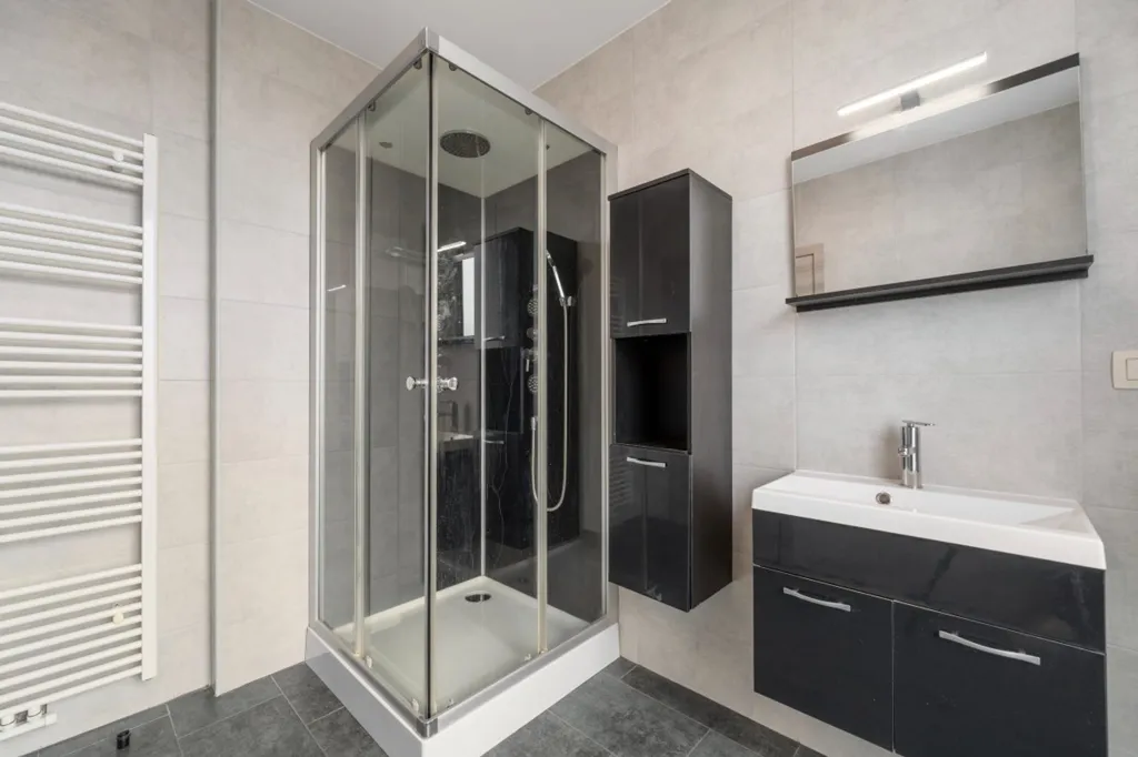 Vannitoad - Move-in Ready Apartment with East Frontage in Buggenhout