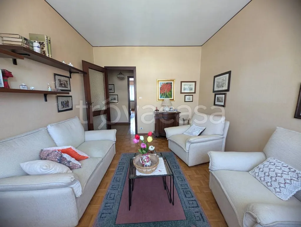Séjour - Spacious Apartment with Terrace in Cuneo