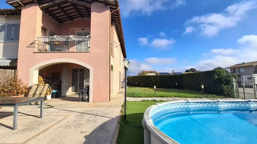 Pool - Villa Portion with Pool in Spoleto