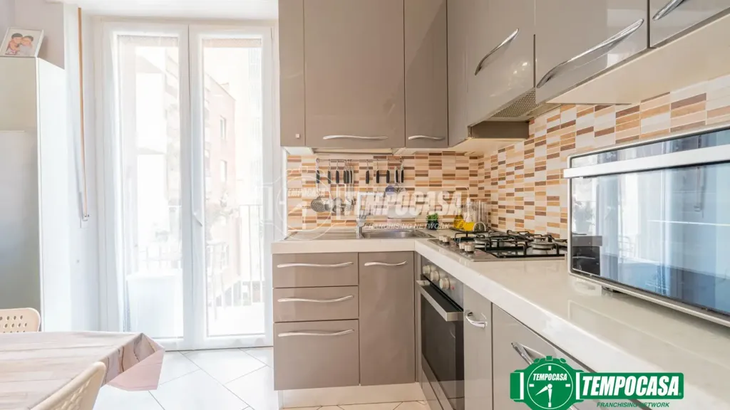 Köök - Rusticated Apartment with Balcony in Milan