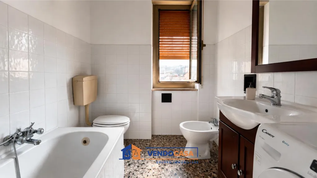 Vannitoad - Central Triplex with Balcony in Imperia