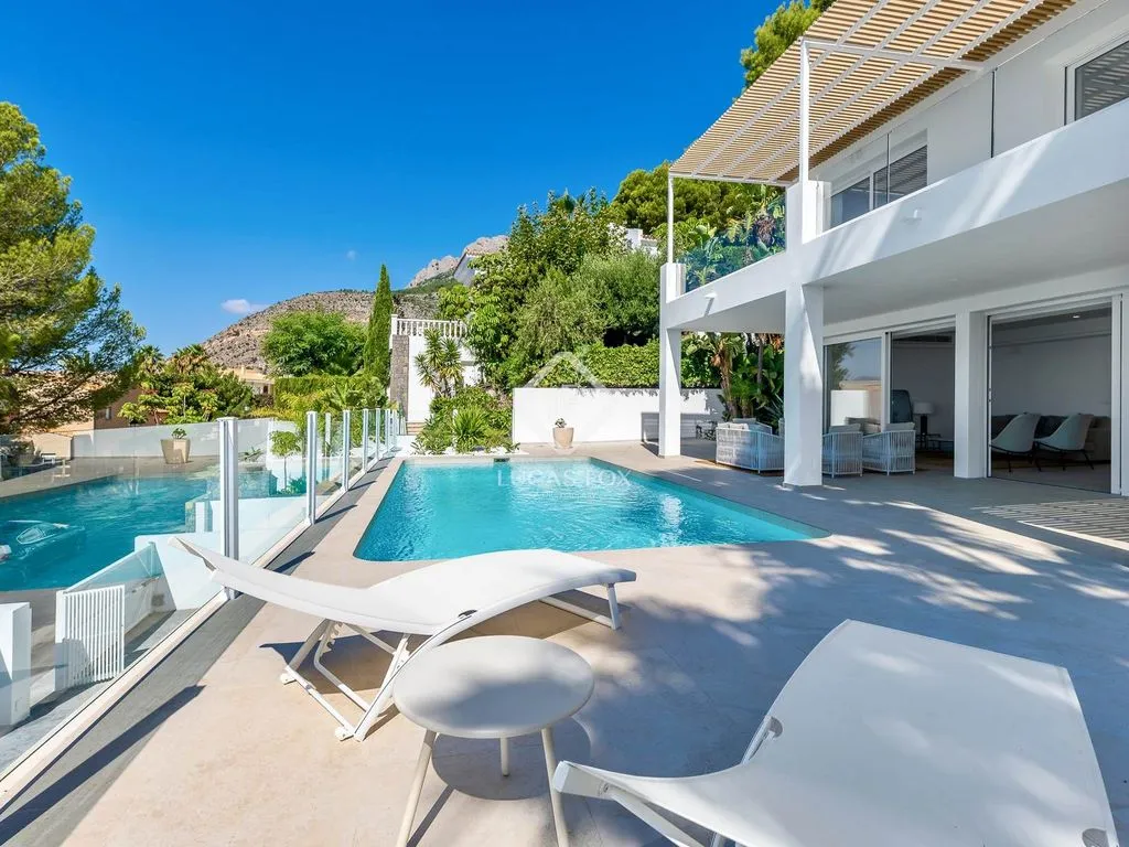 Piscine - Luxury Villa with Sea View in Altea