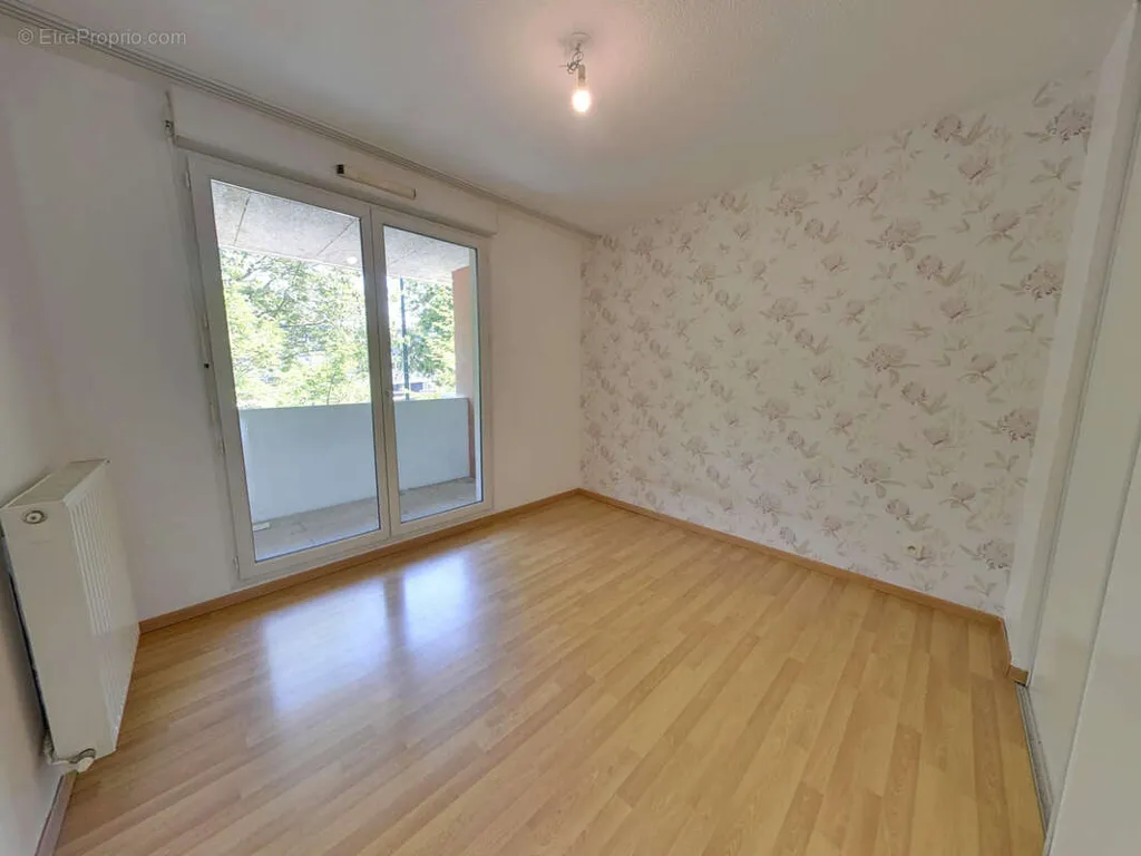 Pièces - Appartement avec Terrasse et Balcon au Nouveau Centre d'Échirolles
