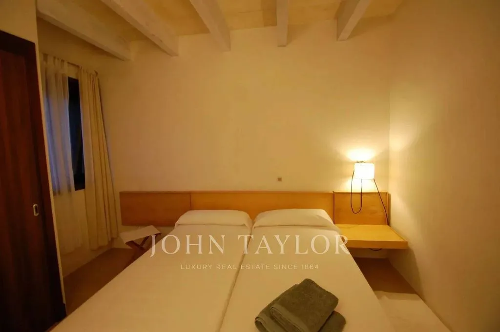 Chambres - Luxury Villa with Sea View in Binissafuller