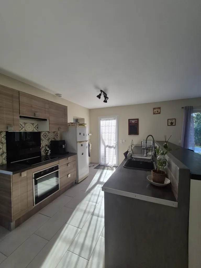 Kitchen - Semi-detached Villa with Pool in Eyragues