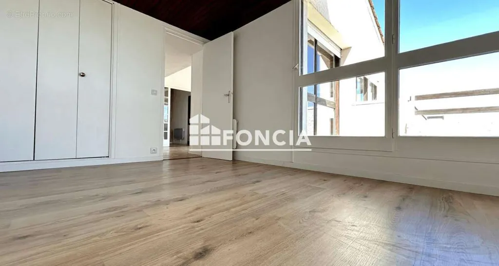 Terrasse - Appartement avec Terrasse au Dernier Étage à Villeneuve-sur-lot