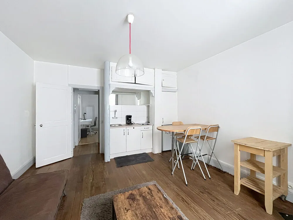 Séjour - Appartement Meublé avec Cour à Nancy