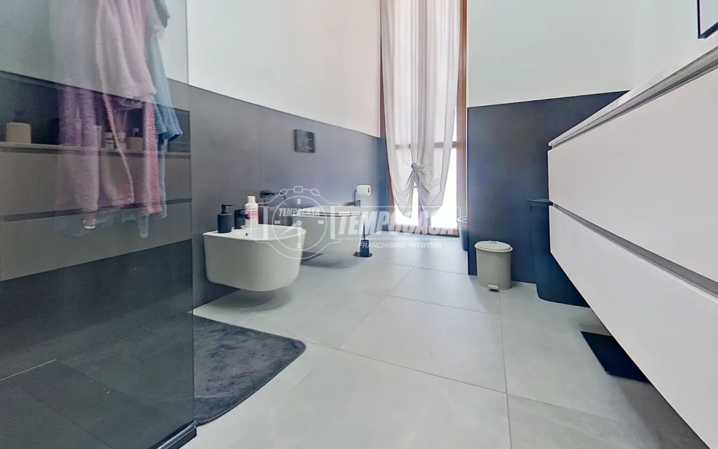 Appartement 3 pièces à IT