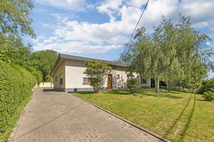 3 magamistoaga maja asukohas Strijtem