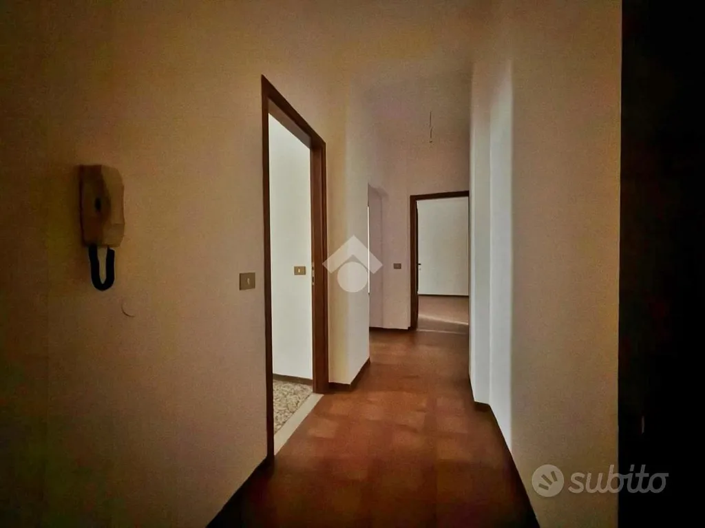 Esik - Historic Townhouse with Courtyard in Sigillo