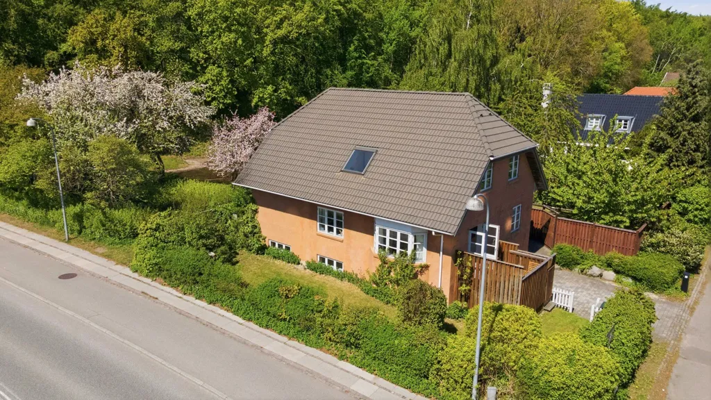 Vue aérienne - 1939 Villa with Garden in Brøndby
