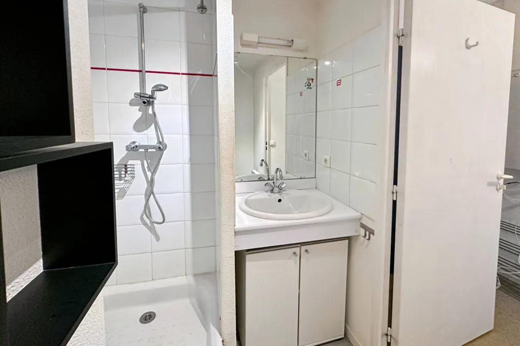 Vannitoad - Studio with Parking in Bordeaux Centre
