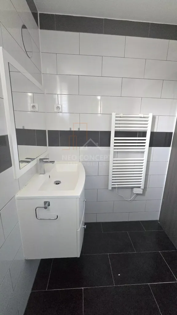 Vannitoad - Triplex Flat with Terrace in Quiet Copropriété