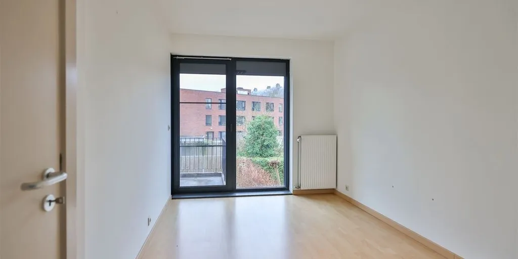 Toad - Apartment with Terrace in Central Mortsel